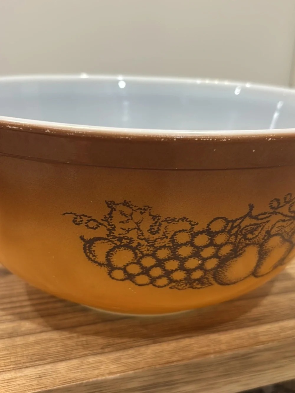 Pyrex Old Orchard Mixing  Bowl